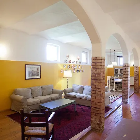 Poggiolo Pilonico Materno