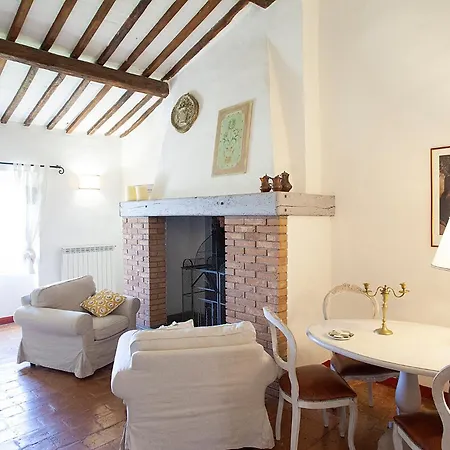 Poggiolo Pilonico Materno