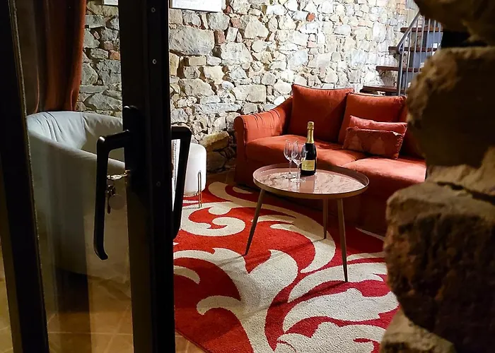 Poggiolo Pilonico Materno